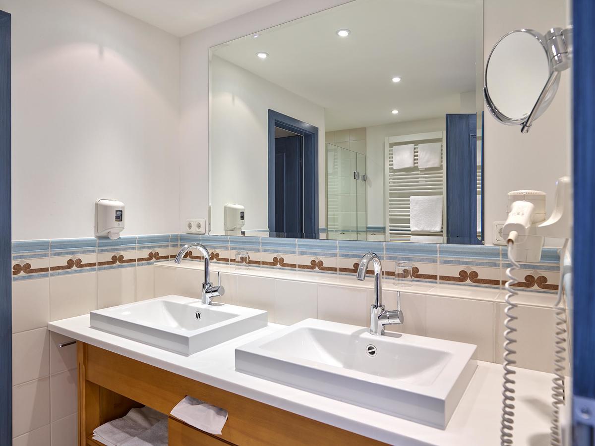 Gutshof Uttlau Hotel Haarbach Екстериор снимка