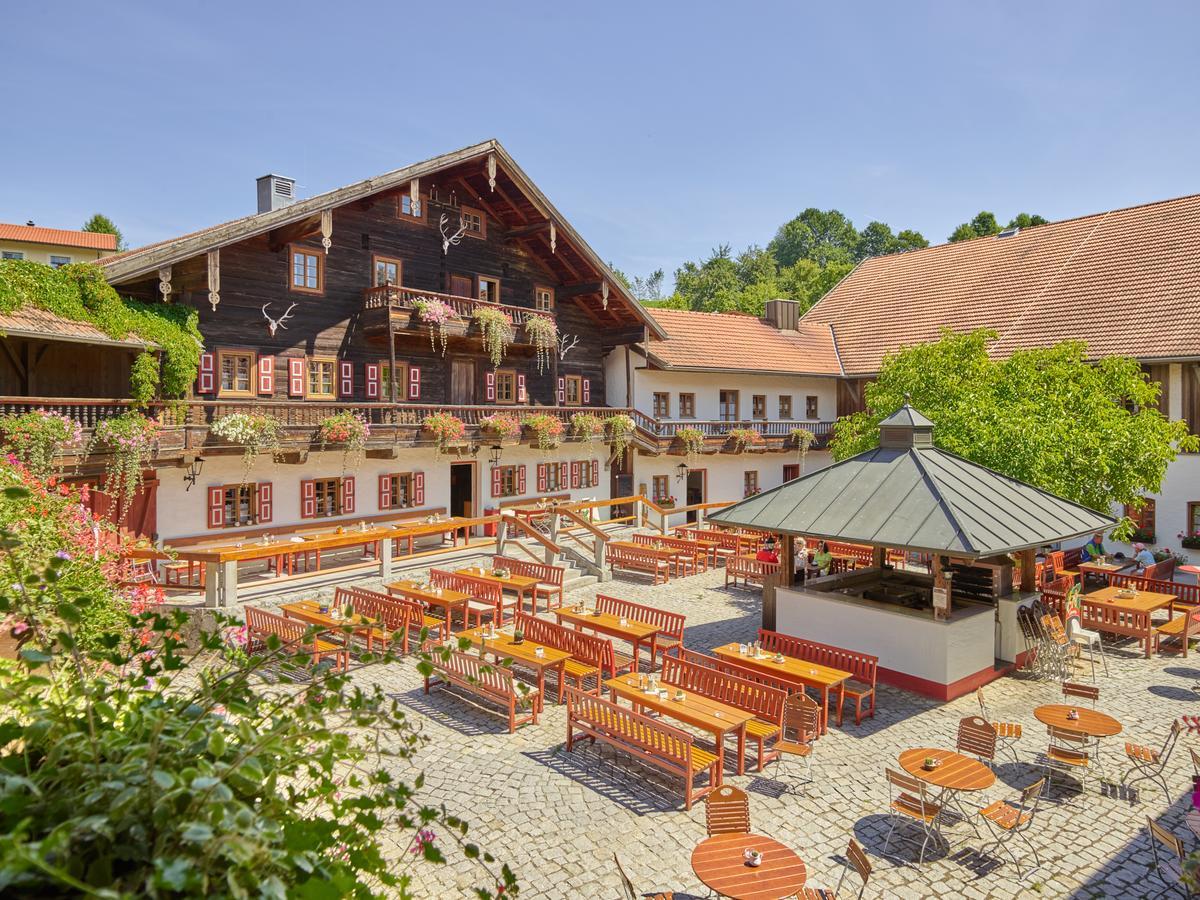 Gutshof Uttlau Hotel Haarbach Екстериор снимка