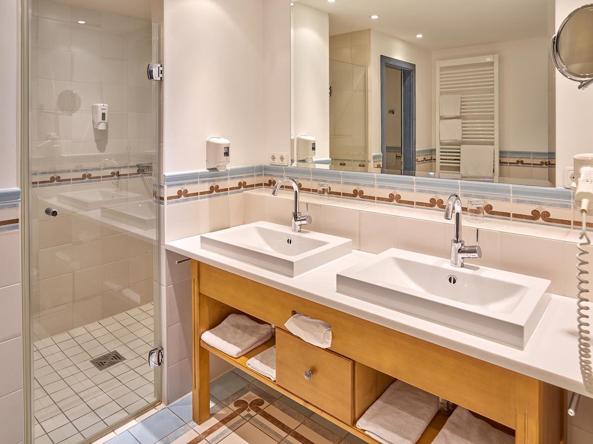 Gutshof Uttlau Hotel Haarbach Екстериор снимка