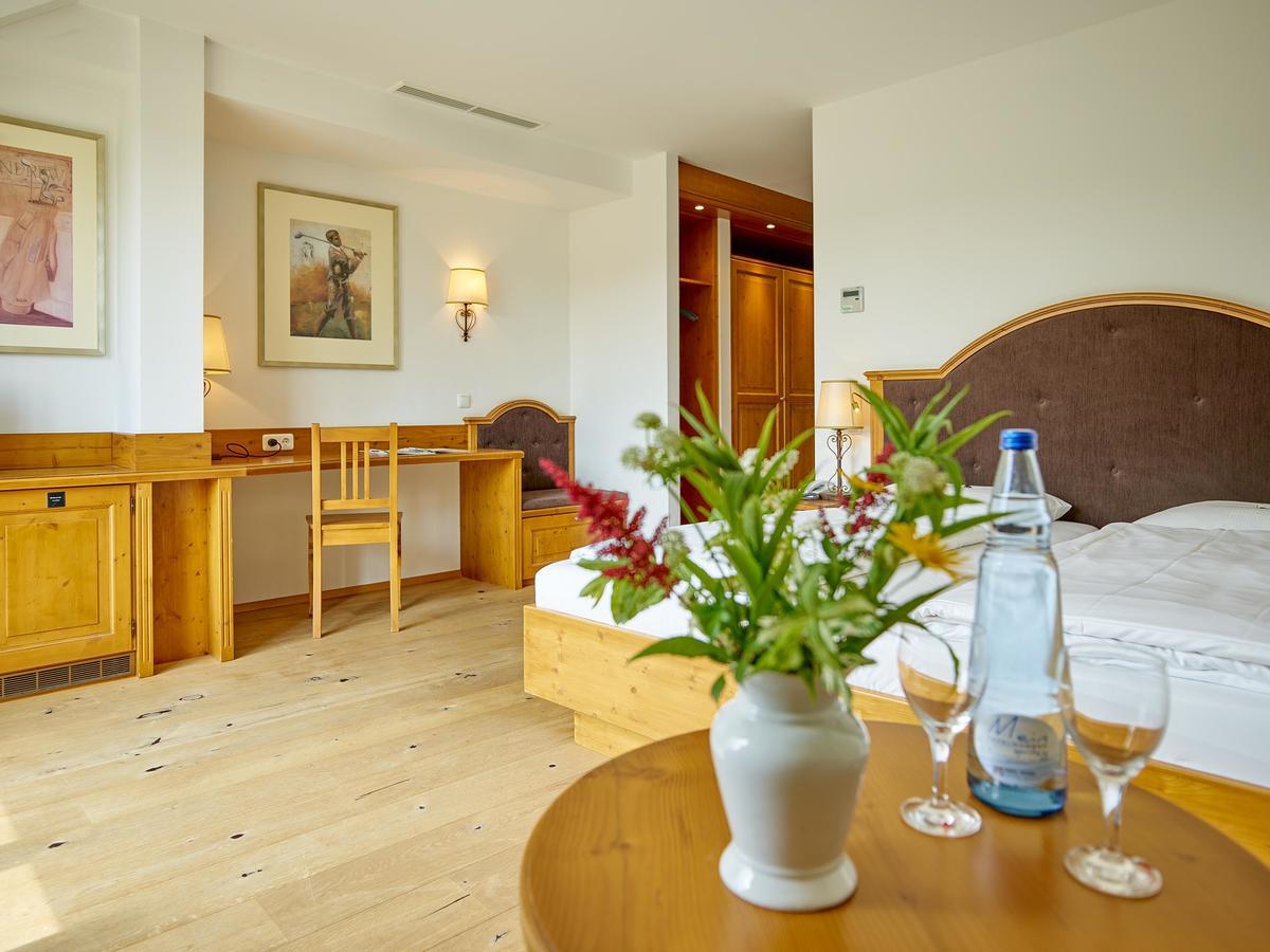 Gutshof Uttlau Hotel Haarbach Екстериор снимка
